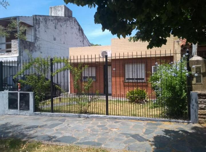 Casa · 60m² · 3 Ambientes · 1 Cochera