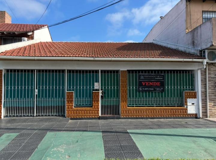 Casa · 122m² · 3 Ambientes · 1 Cochera