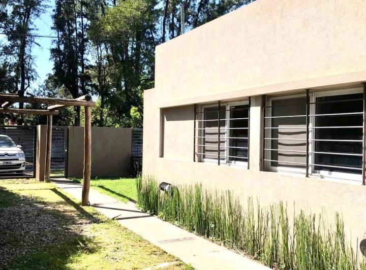 Casa · 75m² · 4 Ambientes · 2 Cocheras