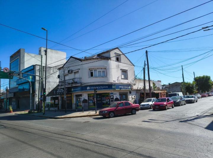 Casa · 320m² · 5 Ambientes · 1 Cochera