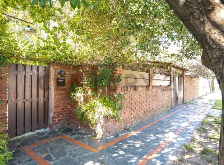 Casa · 140m² · 7 Ambientes