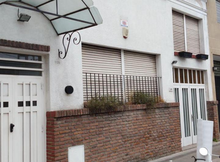 Casa · 300m² · 6 Ambientes · 1 Cochera