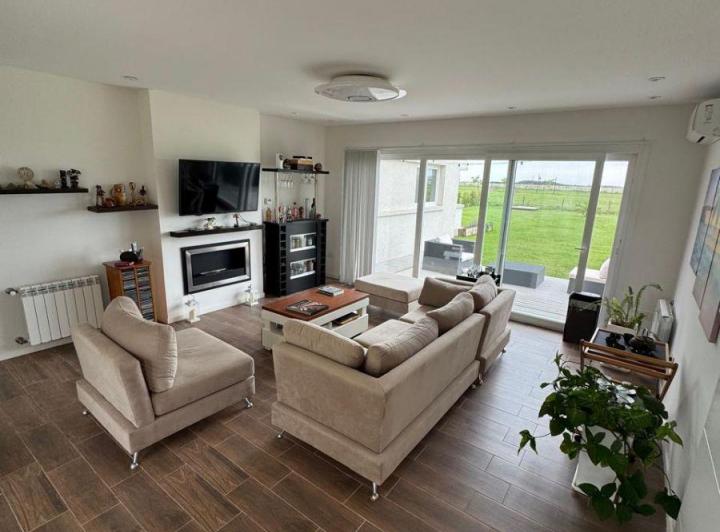 Casa · 150m² · 5 Ambientes · 1 Cochera