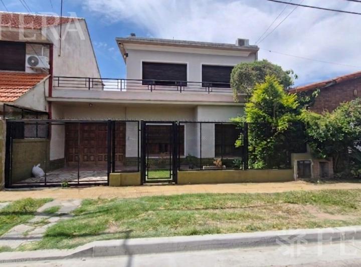 Casa · 134m² · 4 Ambientes · 1 Cochera