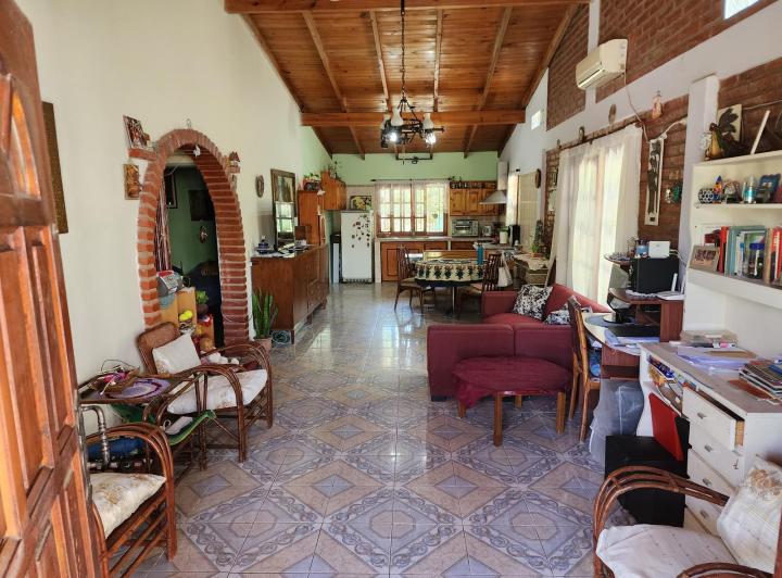 Casa · 319m² · 5 Ambientes · 3 Cocheras
