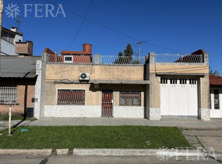 Casa · 106m² · 3 Ambientes · 2 Cocheras
