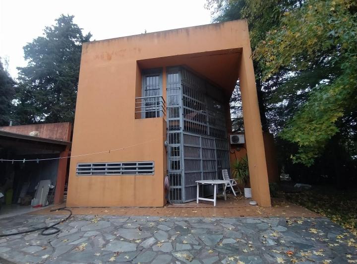 Casa · 100m² · 4 Ambientes · 2 Cocheras