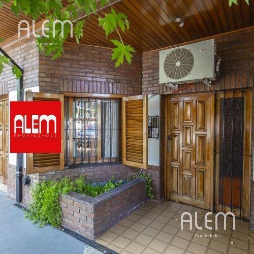 Casa · 236m² · 6 Ambientes · 1 Cochera