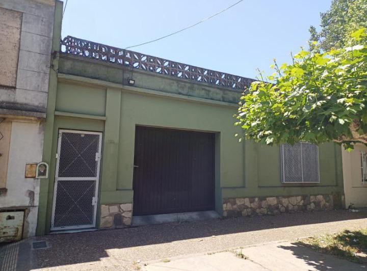 Casa · 90m² · 4 Ambientes · 1 Cochera