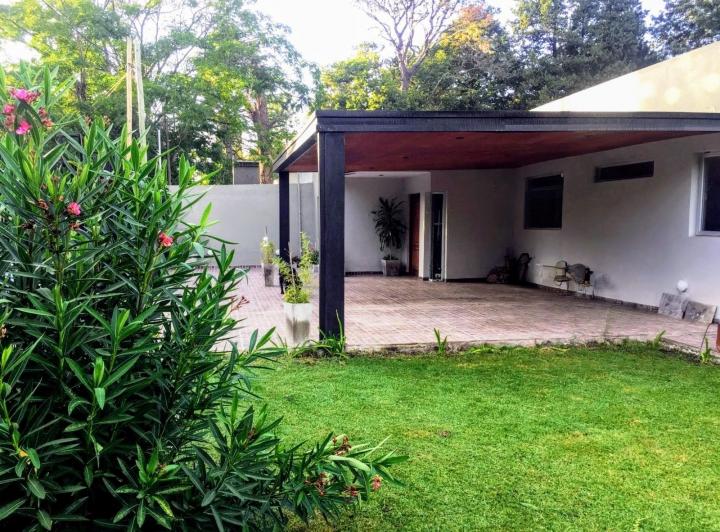 Casa · 180m² · 5 Ambientes · 2 Cocheras