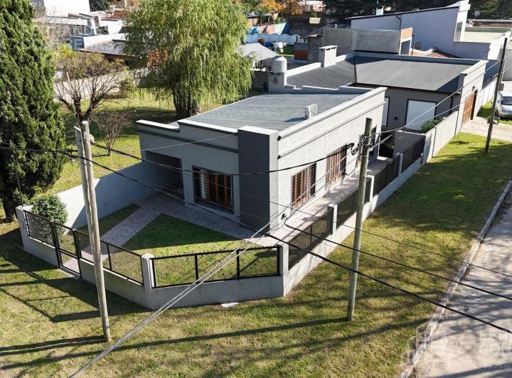 Casa · 165m² · 3 Ambientes · 1 Cochera