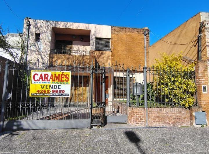 Casa · 130m² · 4 Ambientes · 2 Cocheras
