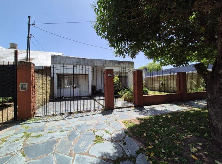 Casa · 100m² · 4 Ambientes · 1 Cochera