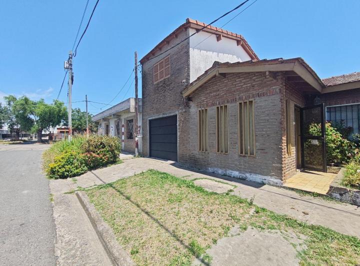 Casa · 160m² · 5 Ambientes · 2 Cocheras