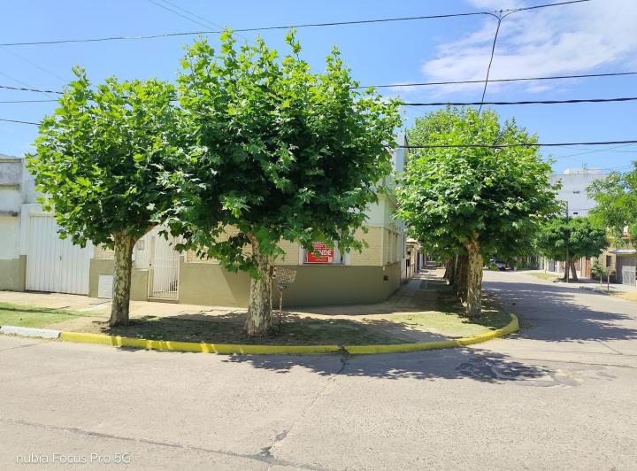 Casa · 102m² · 3 Ambientes · 1 Cochera