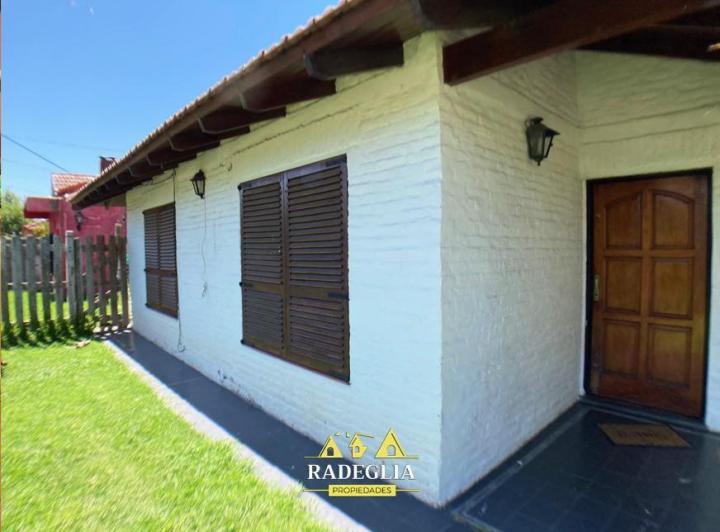 Casa · 90m² · 4 Ambientes · 2 Cocheras
