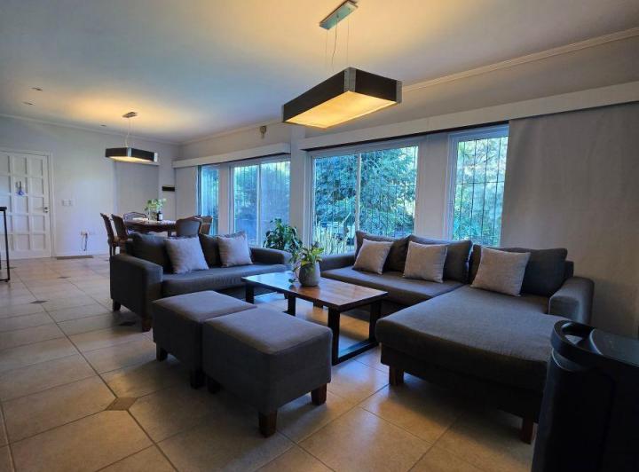 Casa · 260m² · 4 Ambientes · 2 Cocheras