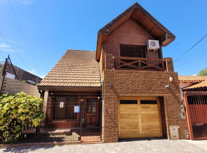 Casa · 158m² · 4 Ambientes · 1 Cochera