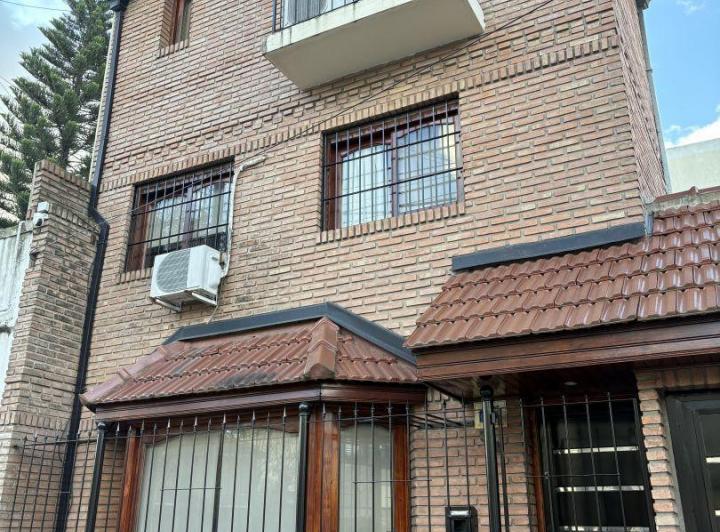 Casa · 150m² · 4 Ambientes · 1 Cochera