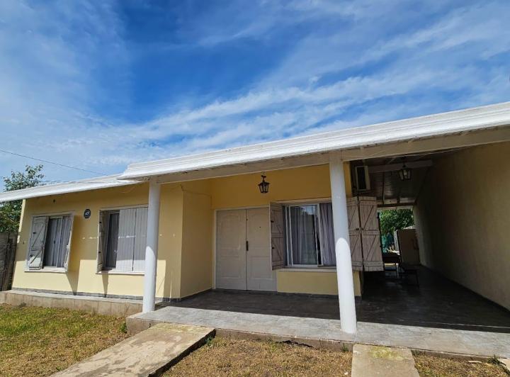 Casa · 384m² · 4 Ambientes · 2 Cocheras
