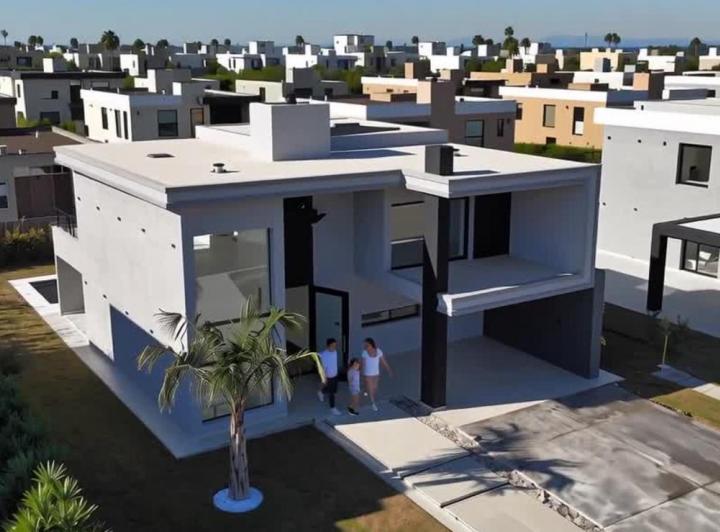 Casa · 290m² · 4 Ambientes · 4 Cocheras