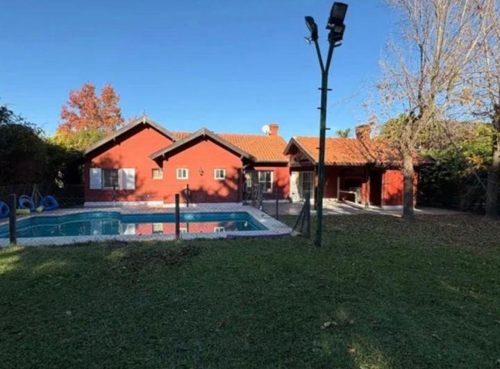 Casa · 170m² · 5 Ambientes · 2 Cocheras