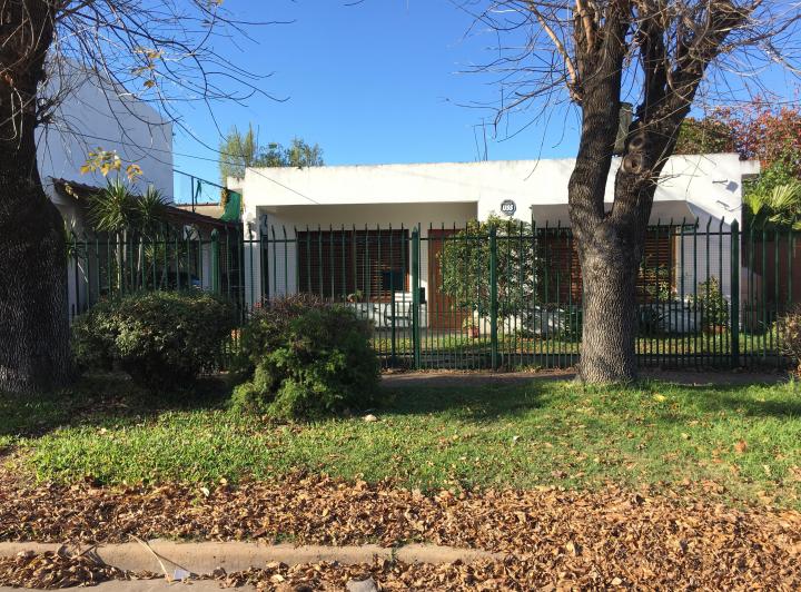 Casa · 200m² · 4 Ambientes · 3 Cocheras