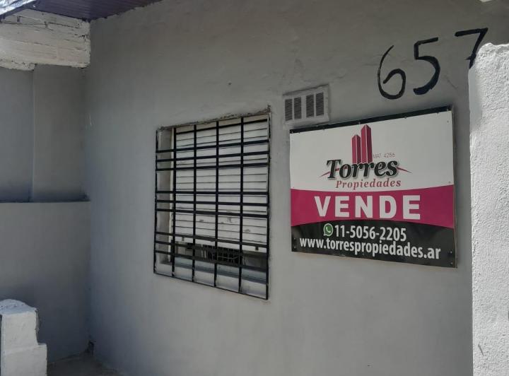 Casa · 100m² · 4 Ambientes · 2 Cocheras