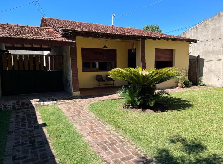 Casa · 598m² · 4 Ambientes · 6 Cocheras