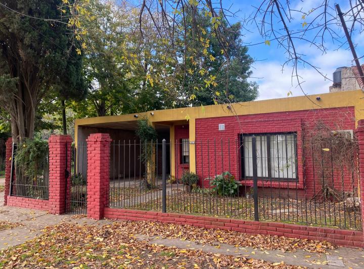 Casa · 170m² · 4 Ambientes · 1 Cochera