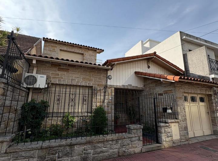 Casa · 150m² · 3 Ambientes · 1 Cochera