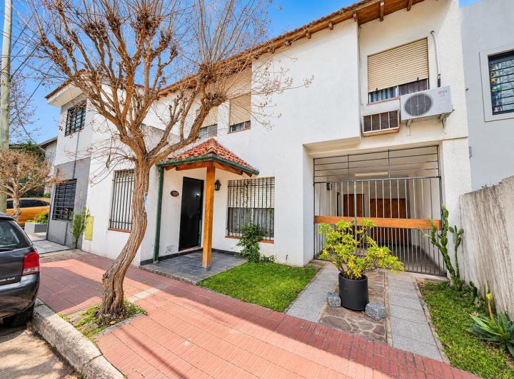Casa · 75m² · 6 Ambientes · 1 Cochera