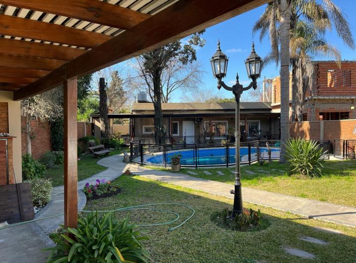 Casa · 104m² · 3 Ambientes · 1 Cochera