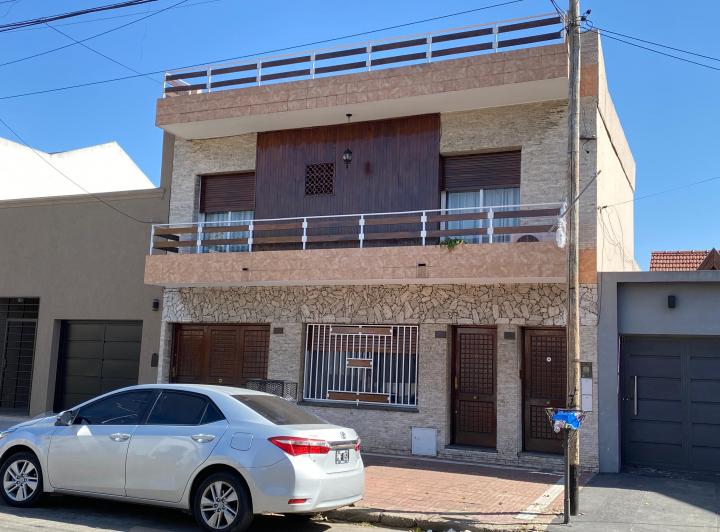 Casa · 177m² · 5 Ambientes · 1 Cochera