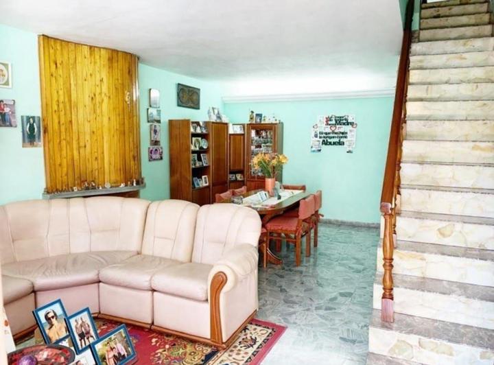 Casa · 170m² · 4 Ambientes · 2 Cocheras
