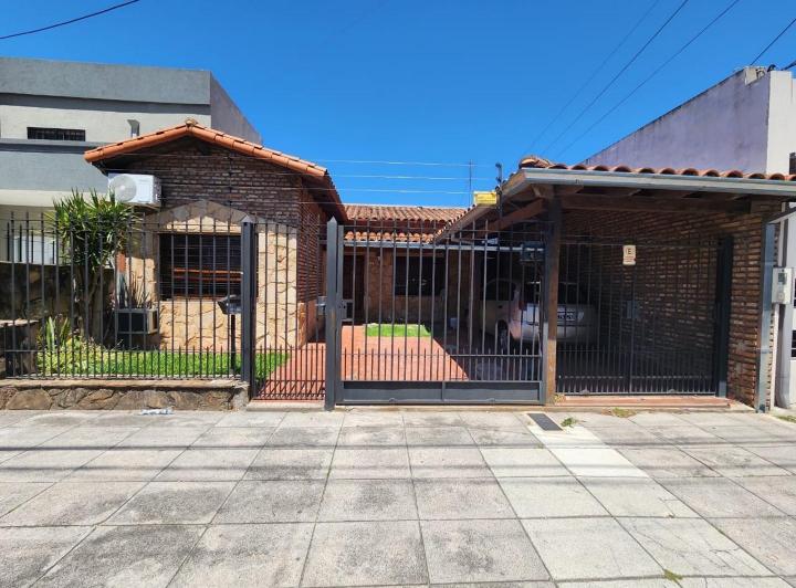 Casa · 160m² · 4 Ambientes · 1 Cochera