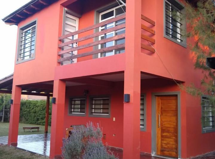 Casa · 100m² · 5 Ambientes · 1 Cochera