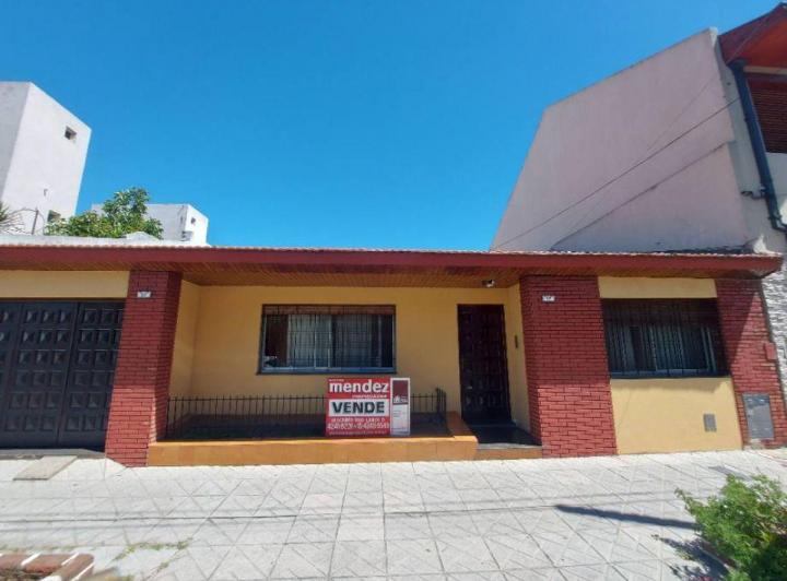 Casa · 110m² · 3 Ambientes · 1 Cochera