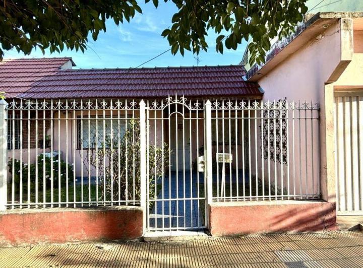 Casa · 180m² · 3 Ambientes · 1 Cochera