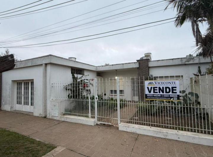 Casa · 127m² · 6 Ambientes · 1 Cochera