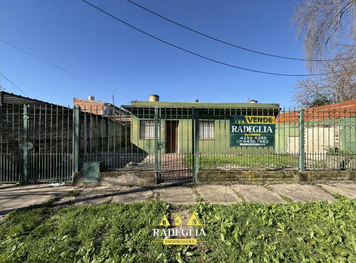 Casa · 80m² · 4 Ambientes · 1 Cochera