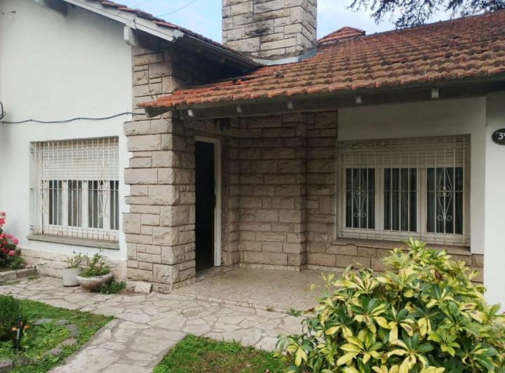 Casa · 120m² · 5 Ambientes · 2 Cocheras
