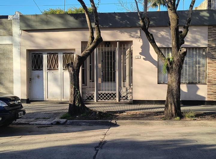 Casa · 150m² · 4 Ambientes · 1 Cochera