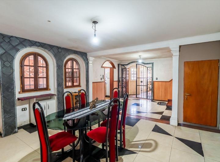 Casa · 130m² · 4 Ambientes · 1 Cochera
