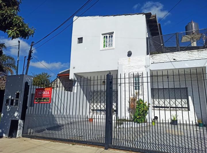 Casa · 142m² · 5 Ambientes · 1 Cochera