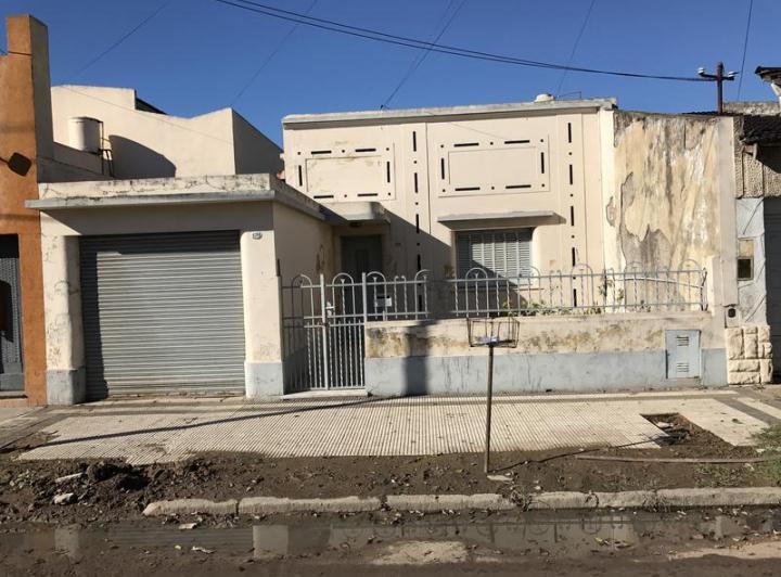 Casa · 180m² · 5 Ambientes · 1 Cochera