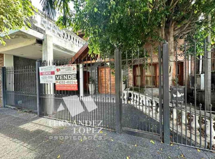 Casa · 170m² · 5 Ambientes · 2 Cocheras