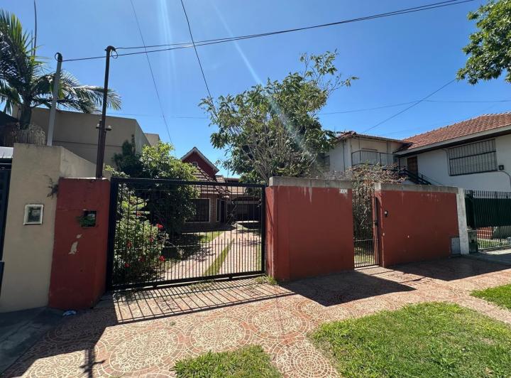 Casa · 90m² · 4 Ambientes · 1 Cochera
