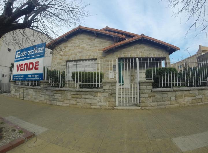 Casa · 1m² · 4 Ambientes · 1 Cochera