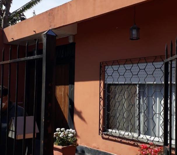 Casa · 220m² · 4 Ambientes · 1 Cochera